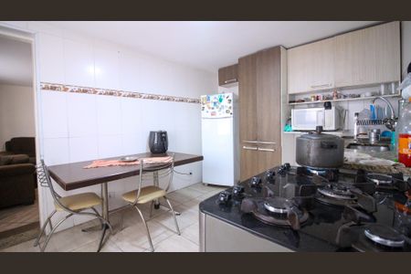 Casa à venda com 270m², 8 quartos e 3 vagas Casa à venda com 270m², 8 quartos e 3 vagasCozinha