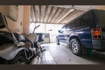 Casa à venda com 270m², 8 quartos e 3 vagas Casa à venda com 270m², 8 quartos e 3 vagasGaragem