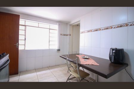 Casa à venda com 270m², 8 quartos e 3 vagas Casa à venda com 270m², 8 quartos e 3 vagasCozinha