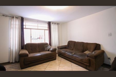 Casa à venda com 270m², 8 quartos e 3 vagas Casa à venda com 270m², 8 quartos e 3 vagasSala