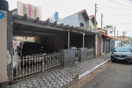 Casa à venda com 270m², 8 quartos e 3 vagas Casa à venda com 270m², 8 quartos e 3 vagasFachada