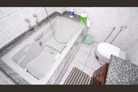 Casa à venda com 270m², 8 quartos e 3 vagas Casa à venda com 270m², 8 quartos e 3 vagasBanheiro