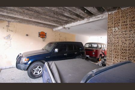 Casa à venda com 270m², 8 quartos e 3 vagas Casa à venda com 270m², 8 quartos e 3 vagasGaragem