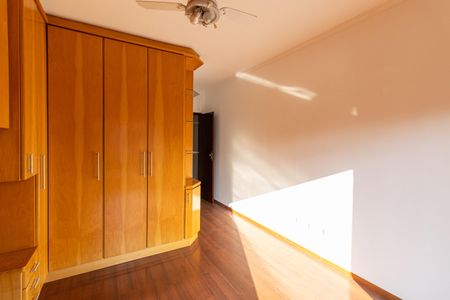 Casa para alugar com 260m², 3 quartos e 4 vagasSuíte