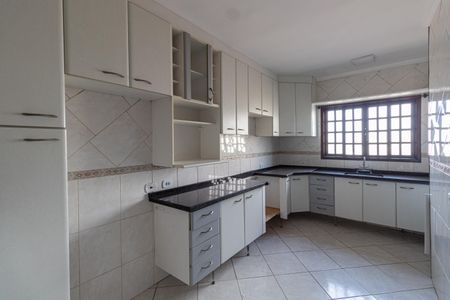 Casa para alugar com 260m², 3 quartos e 4 vagasCozinha