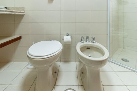 Apartamento para alugar com 200m², 3 quartos e 3 vagasBanheiro da Suíte 2