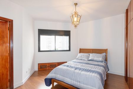 Apartamento para alugar com 200m², 3 quartos e 3 vagasSuíte 2