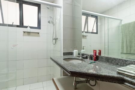 Apartamento para alugar com 200m², 3 quartos e 3 vagasBanheiro da Suíte 1