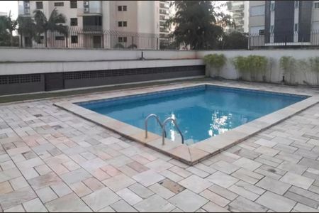 Apartamento para alugar com 200m², 3 quartos e 3 vagasÁrea comum - Piscina