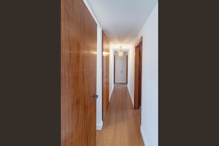 Apartamento para alugar com 200m², 3 quartos e 3 vagasCorredor