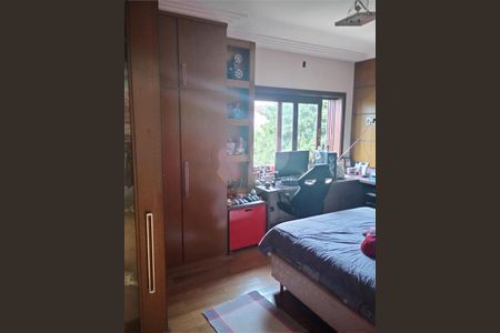 Casa à venda com 488m², 5 quartos e 3 vagas