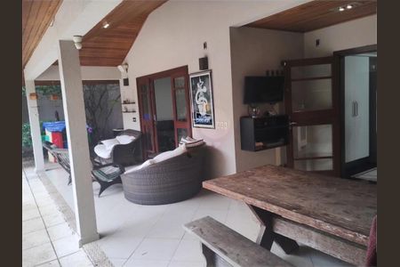 Casa à venda com 488m², 5 quartos e 3 vagas