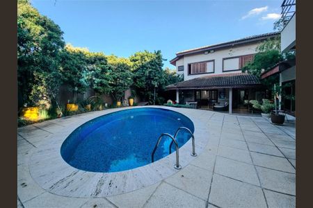 Casa à venda com 488m², 5 quartos e 3 vagas