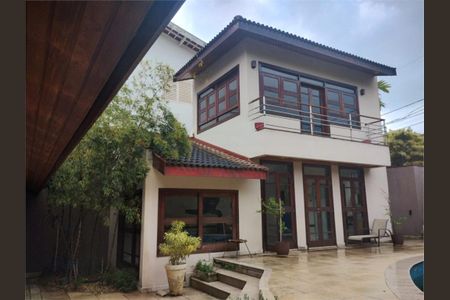 Casa à venda com 488m², 5 quartos e 3 vagas