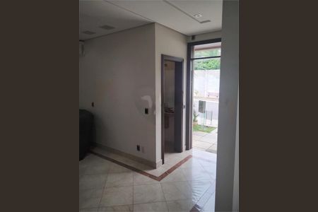 Casa à venda com 488m², 5 quartos e 3 vagas