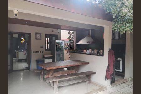 Casa à venda com 488m², 5 quartos e 3 vagas