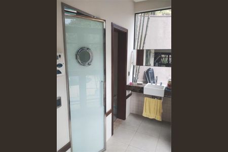 Casa à venda com 488m², 5 quartos e 3 vagas