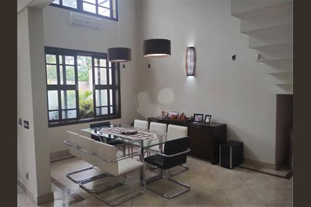 Casa à venda com 488m², 5 quartos e 3 vagas