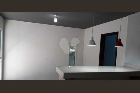 Casa à venda com 215m², 3 quartos e 3 vagas