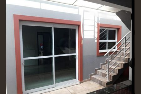 Casa à venda com 215m², 3 quartos e 3 vagas
