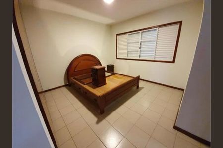 Casa à venda com 3 quartos, 207m² em Vila Sao Jose, Várzea Paulista