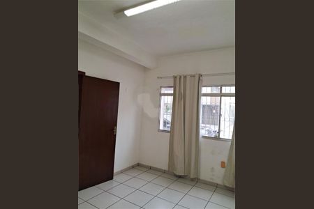 Casa à venda com 73m², 3 quartos e 1 vaga