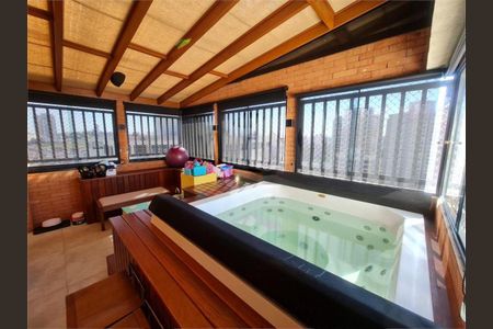 Apartamento à venda com 220m², 4 quartos e 3 vagas