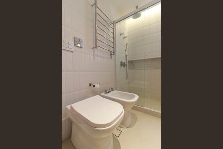 Apartamento para alugar com 179m², 4 quartos e 3 vagasBanheiro da Suíte 1