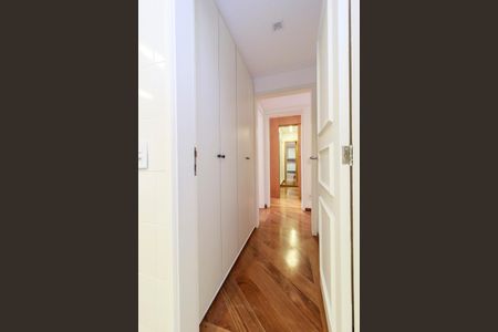 Apartamento para alugar com 179m², 4 quartos e 3 vagasCorredor