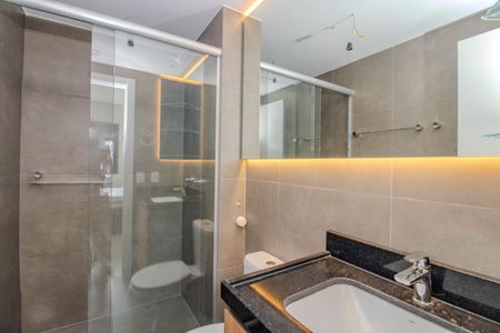 Banheiro de kitnet/studio para alugar com 1 quarto, 38m² em Boa Vista, Porto Alegre
