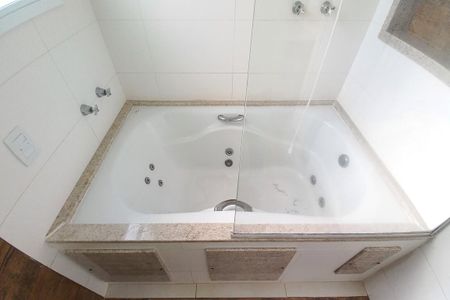 Casa de condomínio à venda com 258m², 4 quartos e 4 vagasDetalhe do Banheiro da Suíte 2