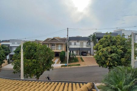 Casa de condomínio à venda com 258m², 4 quartos e 4 vagasVista da suíte 2