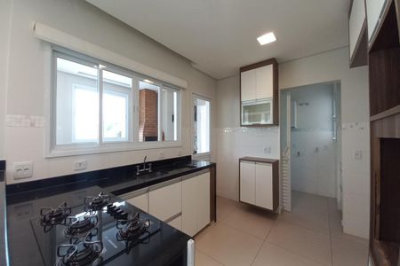 Casa de condomínio à venda com 258m², 4 quartos e 4 vagasCozinha
