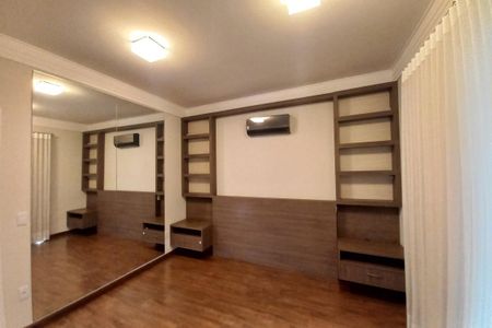 Casa de condomínio à venda com 258m², 4 quartos e 4 vagasSuíte 2