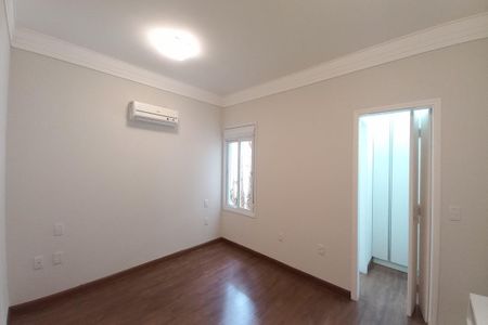 Casa de condomínio à venda com 258m², 4 quartos e 4 vagasSuíte 1