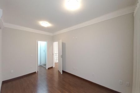 Casa de condomínio à venda com 258m², 4 quartos e 4 vagasSuíte 4