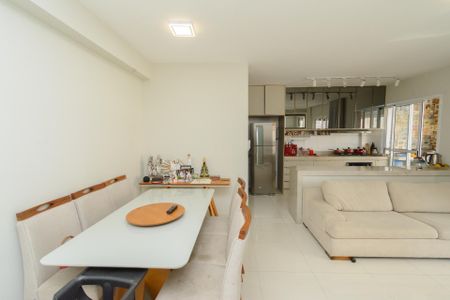 Apartamento à venda com 88m², 3 quartos e 2 vagas Apartamento à venda com 88m², 3 quartos e 2 vagasSala