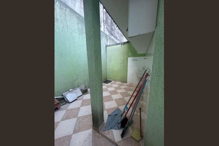 Casa à venda com 69m², 2 quartos e 1 vagaÁrea de Serviço