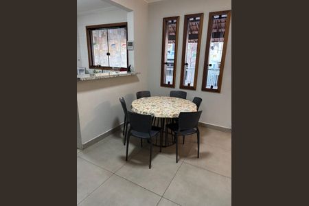 Casa à venda com 340m², 5 quartos e 4 vagas Casa à venda com 340m², 5 quartos e 4 vagasSala