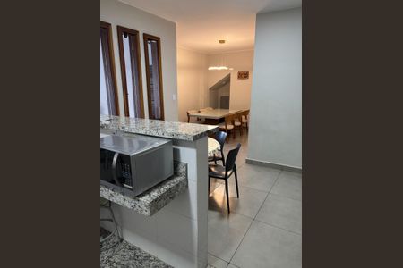 Casa à venda com 340m², 5 quartos e 4 vagas Casa à venda com 340m², 5 quartos e 4 vagasCozinha