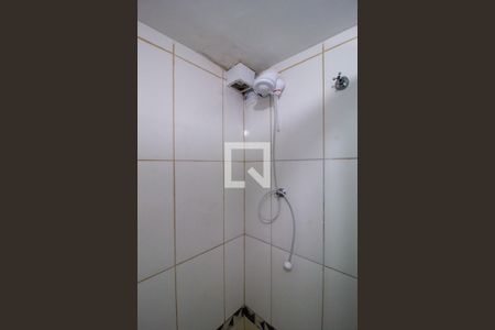 Banheiro de kitnet/studio para alugar com 1 quarto, 30m² em Jardim do Sol, Sorocaba