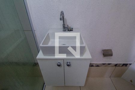 Banheiro de kitnet/studio para alugar com 1 quarto, 30m² em Jardim do Sol, Sorocaba