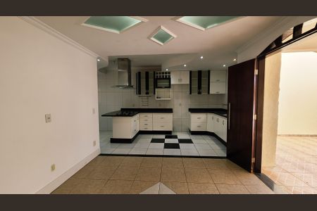 Casa à venda com 135m², 2 quartos e 2 vagasSala