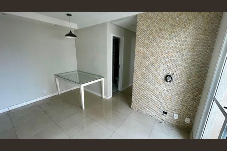 Sala de apartamento à venda com 3 quartos, 57m² em Jardim Cocaia, Guarulhos