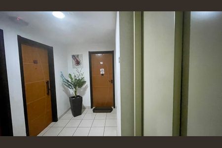Apartamento à venda com 57m², 3 quartos e 1 vagaPorta entrada