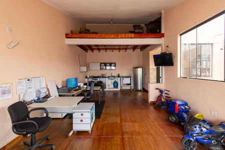 Casa para alugar com 240m², 3 quartos e 2 vagasEscritório