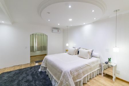 Casa para alugar com 240m², 3 quartos e 2 vagasSuíte 1