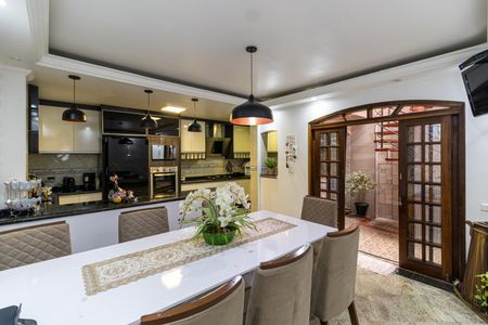 Casa para alugar com 240m², 3 quartos e 2 vagasCopa