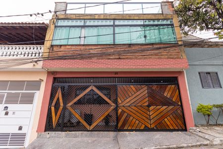 Casa para alugar com 240m², 3 quartos e 2 vagasFachada