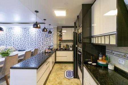 Casa para alugar com 240m², 3 quartos e 2 vagasCozinha 